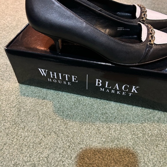 WHITE HOUSE BLACK MARKET Sadie Black And White Heels size 7.5 in Box - Picture 3 of 5